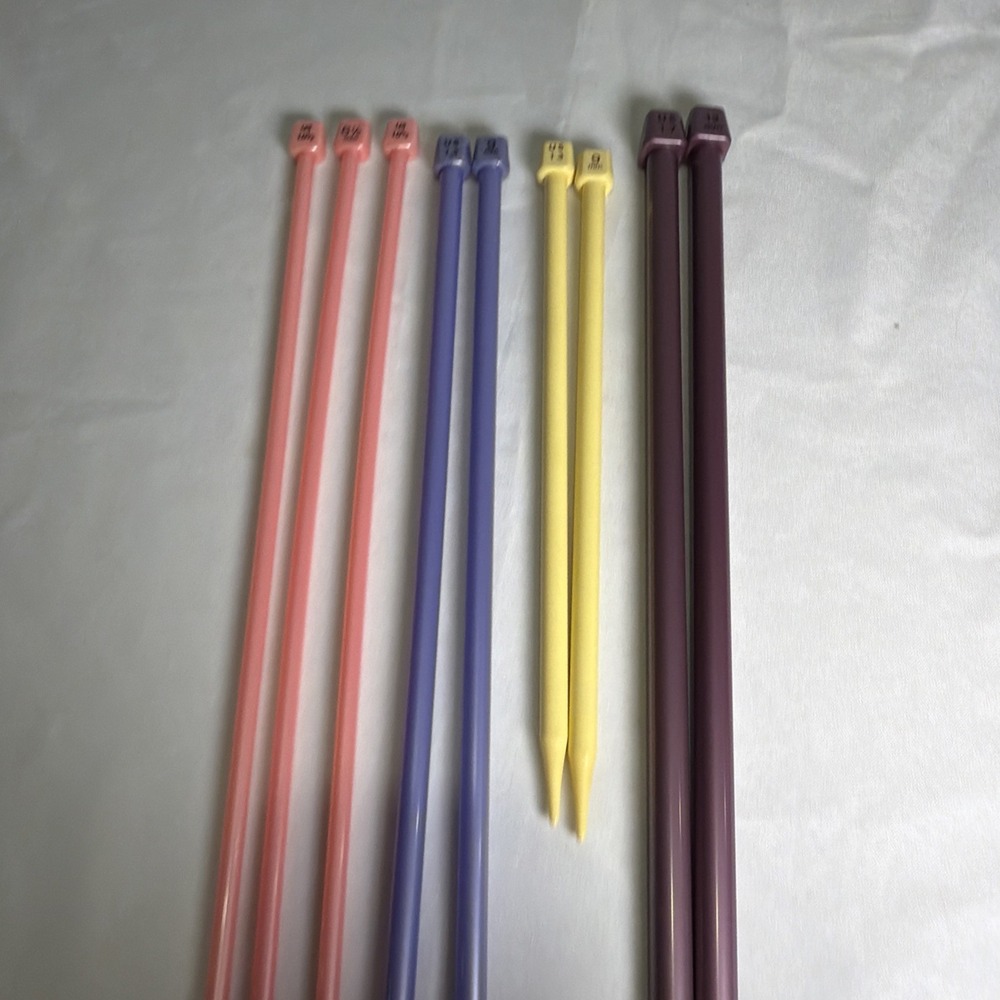 4 Pair VINTAGE JUMBO KNITTING NEEDLES US 10.5 6.5mm; US 13 9mm; US 17 12mm